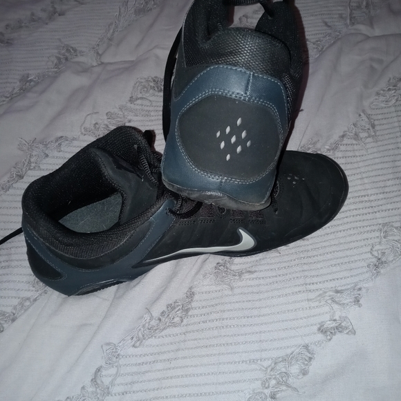 Nike - Picture 2 of 4